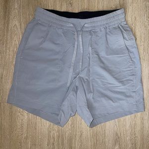 Lululemon Bowline Short 5" 
Stretch Ripstop